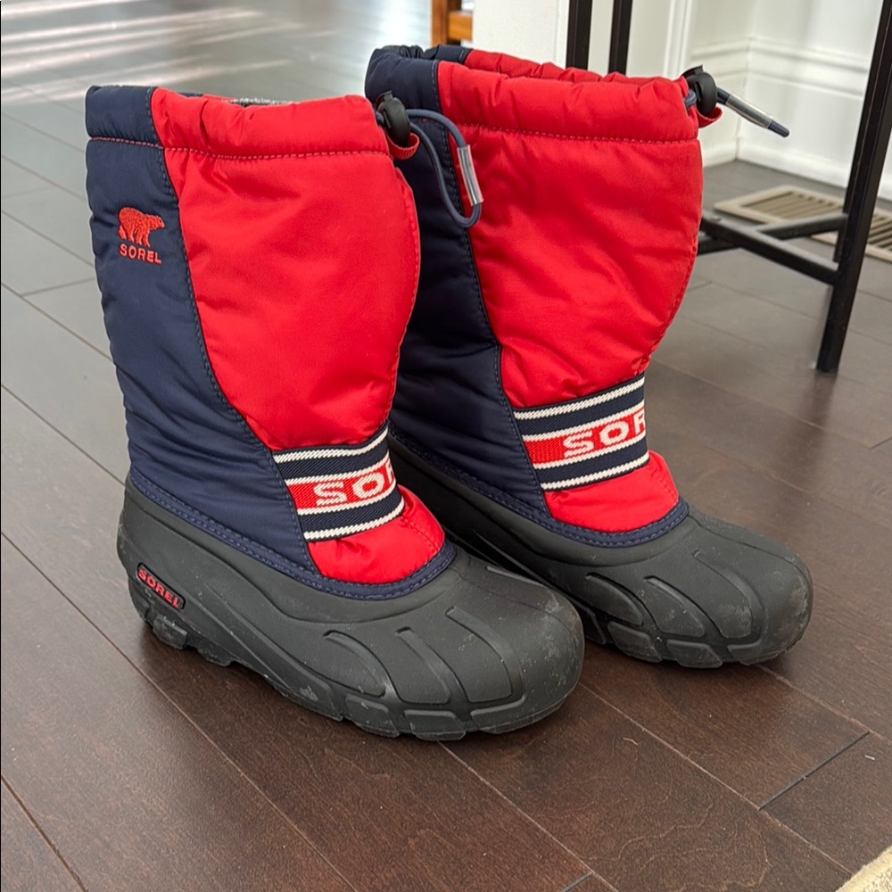 Great condition! Youth Sorel Winter Boots